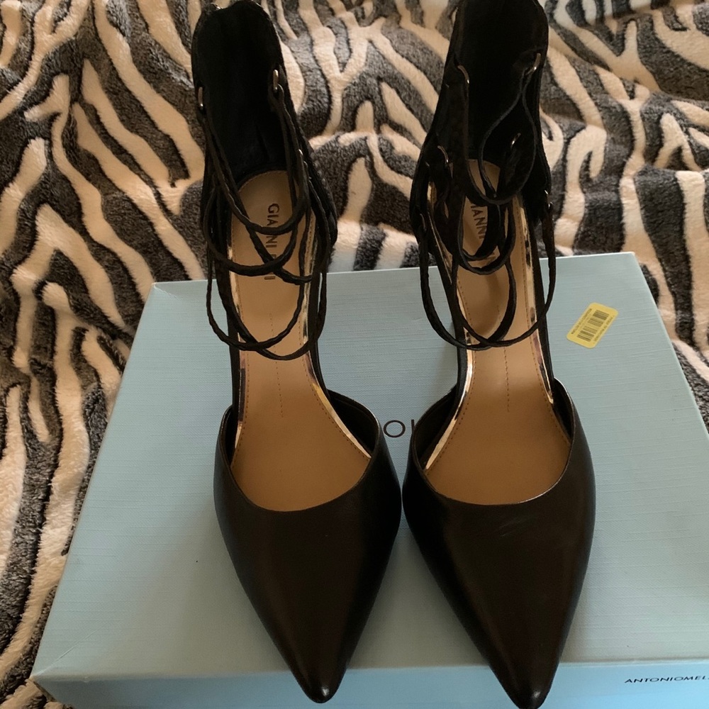 Gianni Bini Black Pump